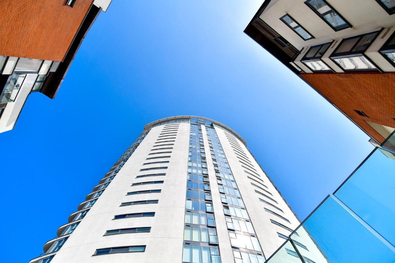 Meridian Quay Apartments, By Jsw Short Stay Swansea Exteriör bild