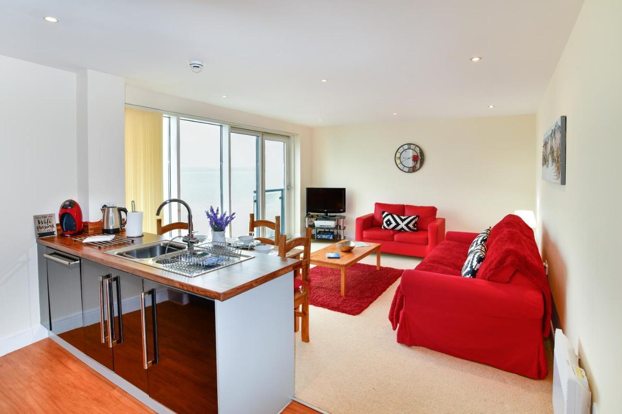 Meridian Quay Apartments, By Jsw Short Stay Swansea Exteriör bild