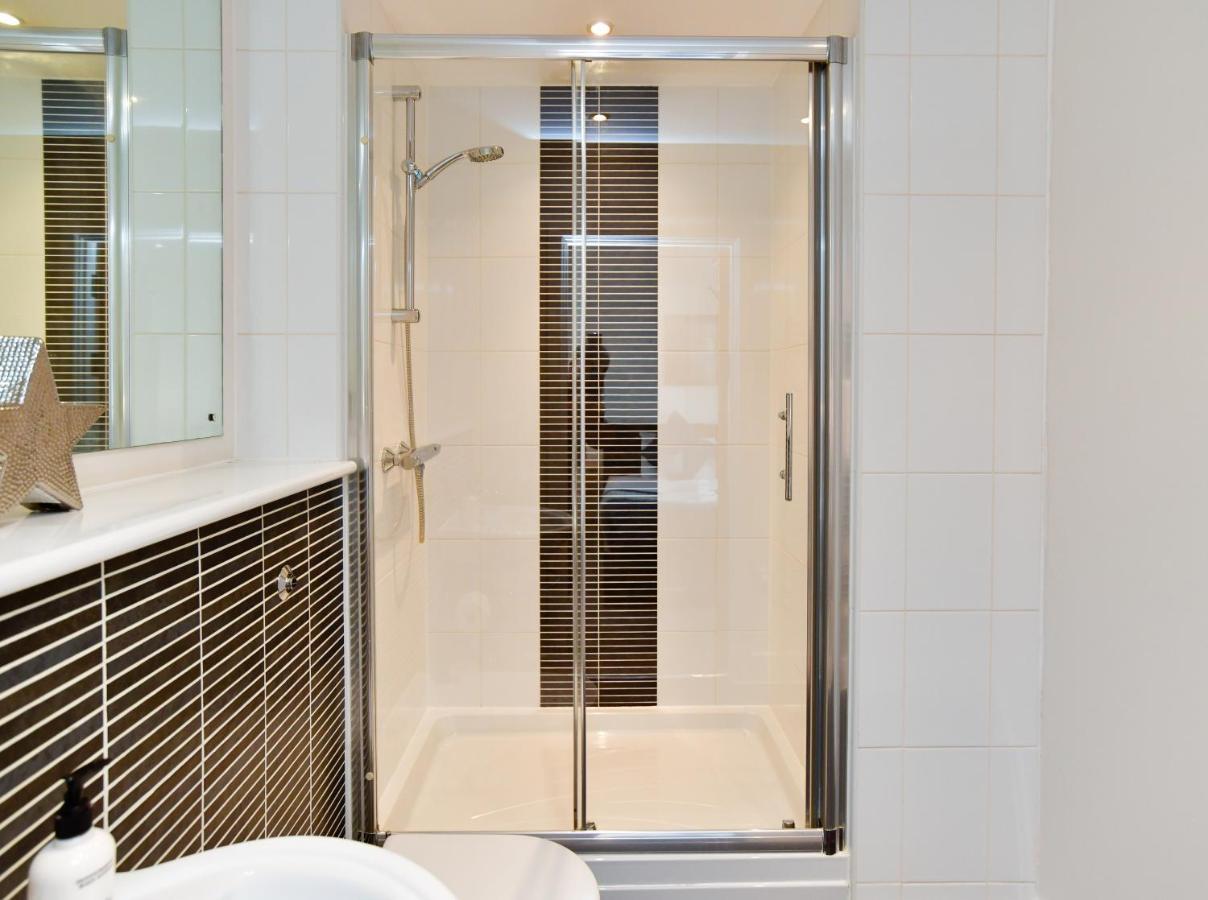 Meridian Quay Apartments, By Jsw Short Stay Swansea Exteriör bild