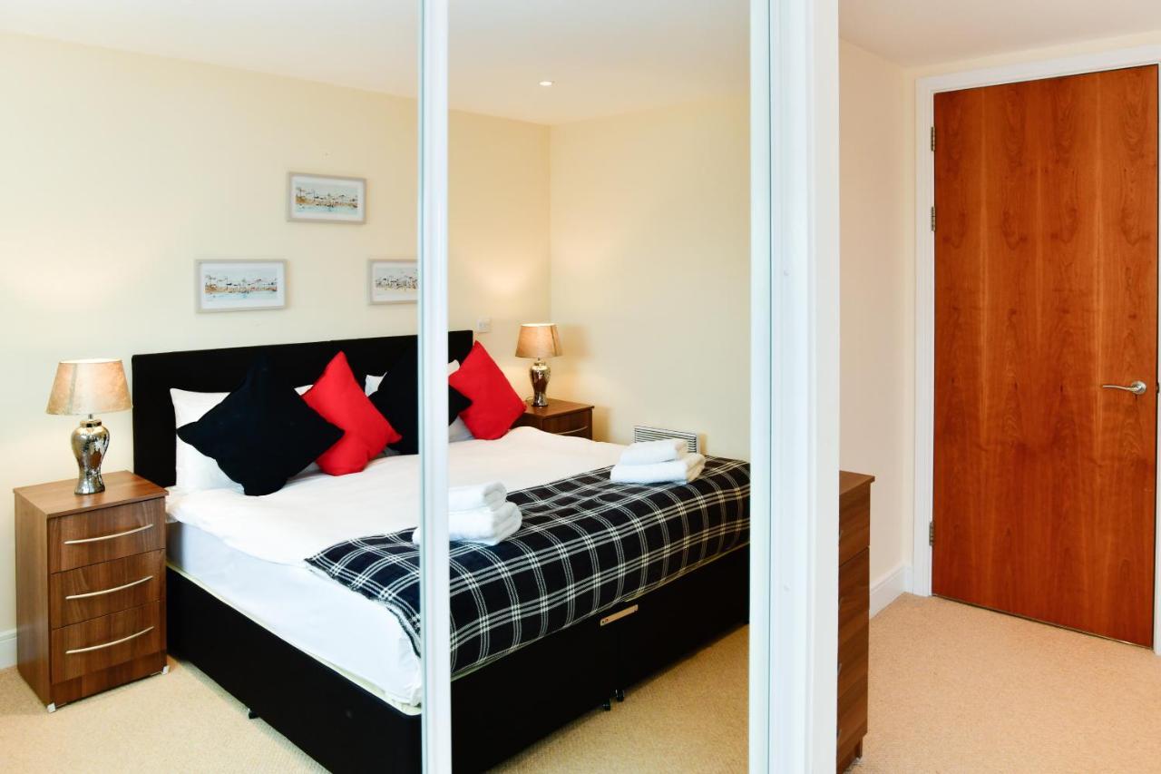Meridian Quay Apartments, By Jsw Short Stay Swansea Exteriör bild
